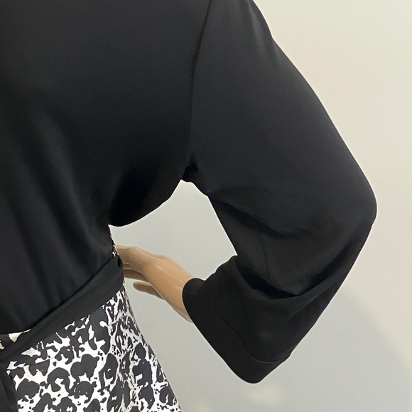 Diane Von Furstenberg - Like New Black and White Patterned Midi dress - Picture 8 of 16